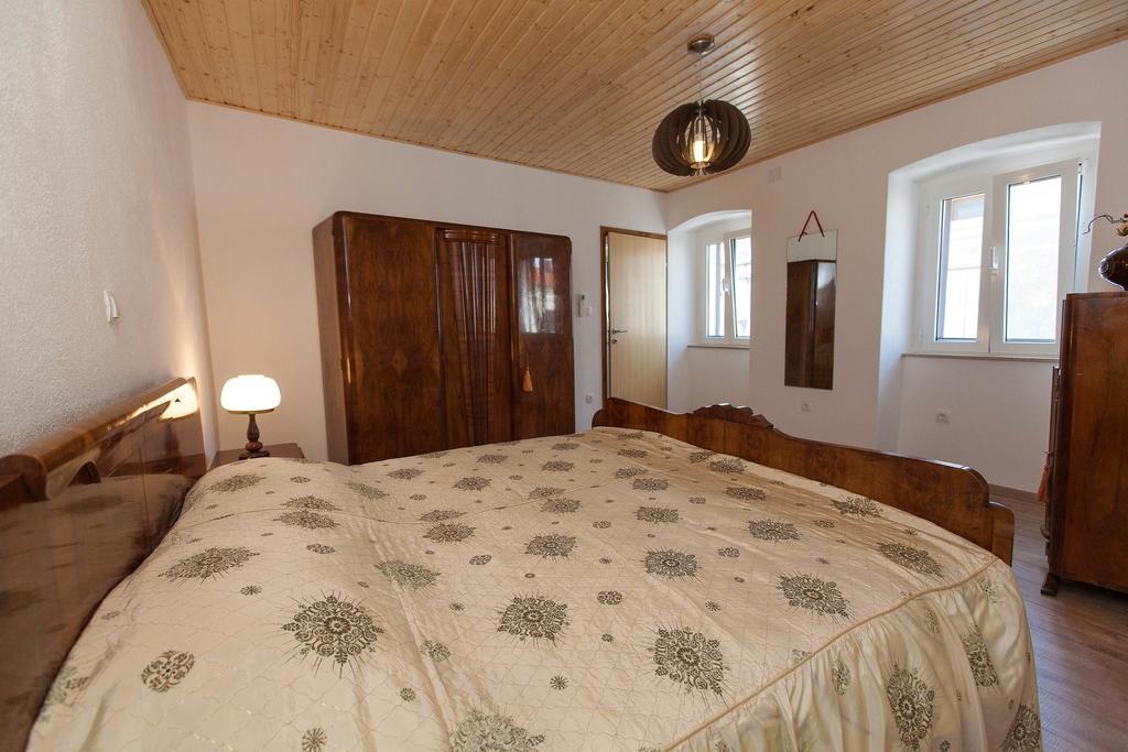 Holiday Home Nika Omišalj Exteriér fotografie